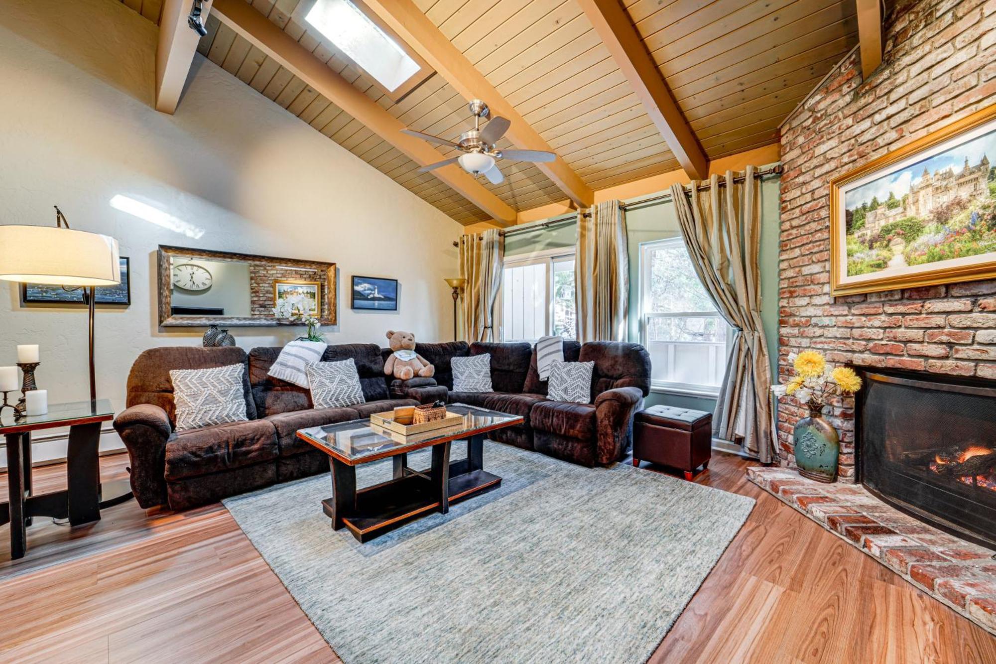 Tahoe Condo About 1 Mi To Diamond Peak Ski Resort! Инклайн Вилидж Екстериор снимка
